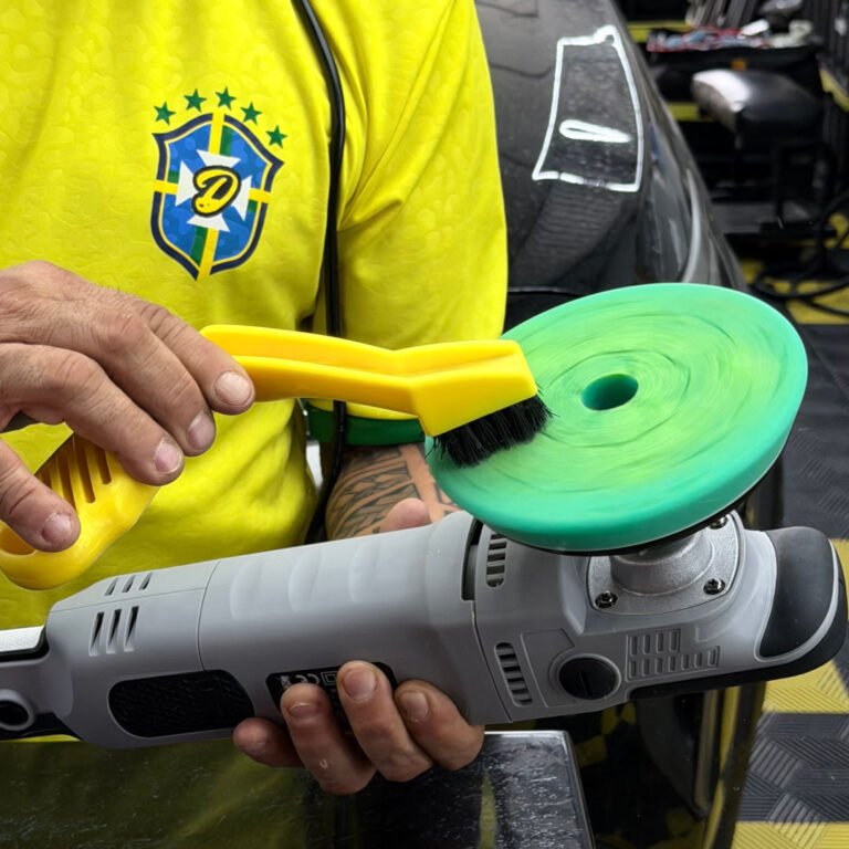 ESCOVA PARA LIMPEZA DE BOINA DETAILER